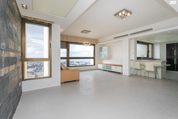 שדרות הנשיא 111 (כרמל מרכזי)