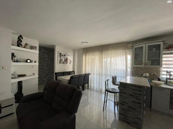 שמחה הולצברג 18