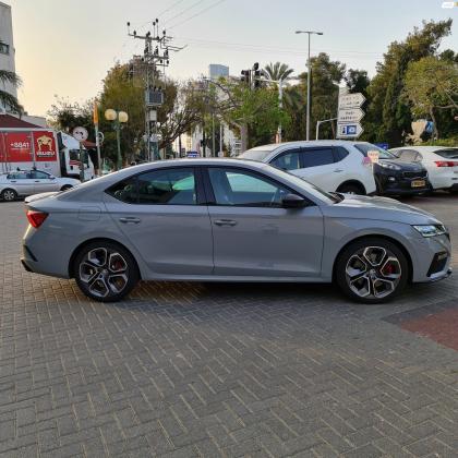 סקודה אוקטביה RS (2021)
