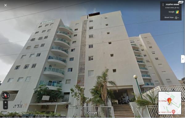 שמחה הולצברג 18