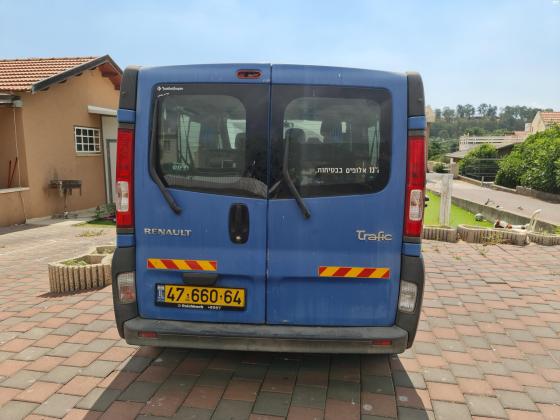 רנו טראפיק קצר (2009)