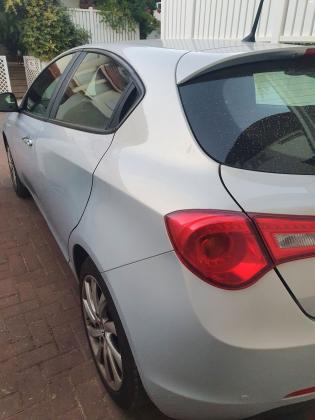 אלפא רומיאו ג'ולייטה (2014)