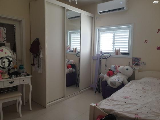 אליהו קראוזה 28 (אגרובנק)