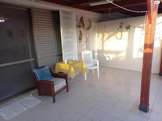 פרץ סמולנסקין 20 (נווה מנחם)