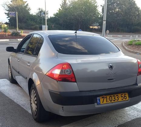רנו מגאן דור 2 (2004-2010) (2004)