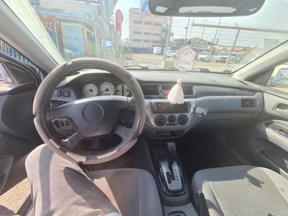 מיצובישי לנסר קלאסיק (2005)