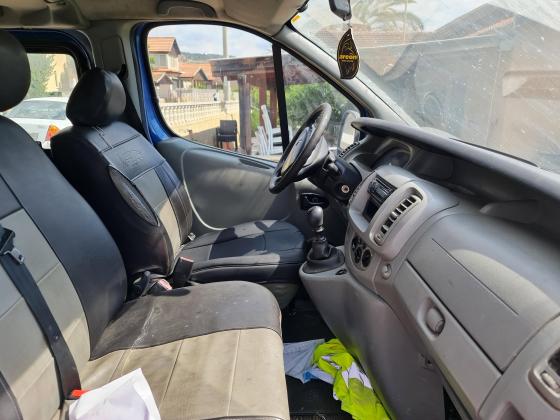 רנו טראפיק קצר (2009)