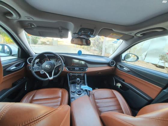 אלפא רומיאו ג'וליה (2017)