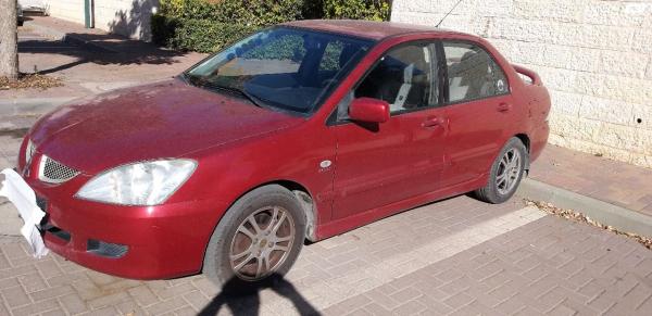 מיצובישי לנסר קלאסיק (2005)