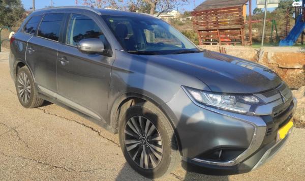 מיצובישי אאוטלנדר (2021)