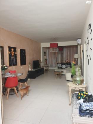 אליהו קראוזה 28 (אגרובנק)