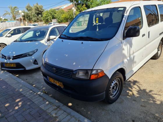 טויוטה הייאס קצר (2005)