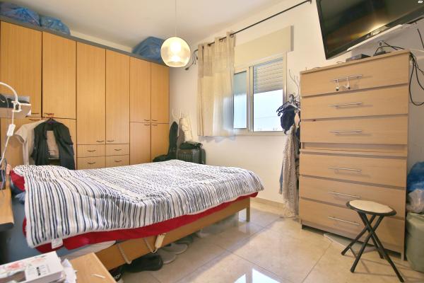 י.ל. פרץ 11 (קרית ים א)