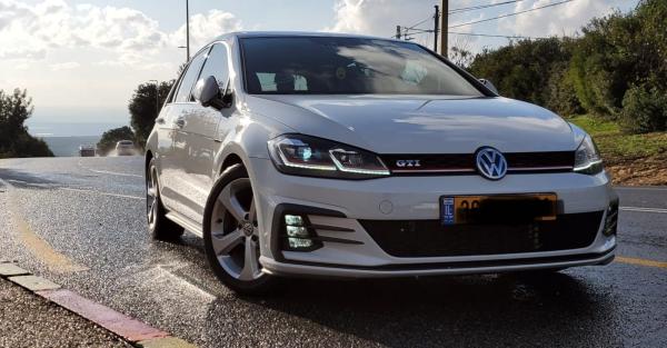 פולקסווגן גולף GTI (2018)