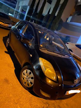 טויוטה יאריס (2010)