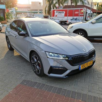 סקודה אוקטביה RS (2021)
