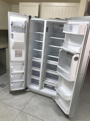 מקרר ייחודי מתוצרת LG ,שהוא