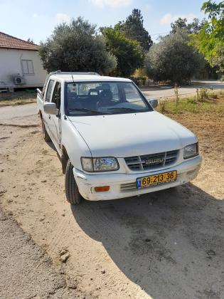 איסוזו איפון 2X4 (2003)