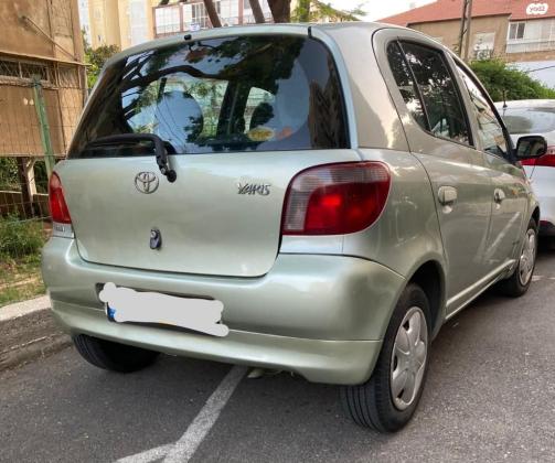 טויוטה יאריס (2002)