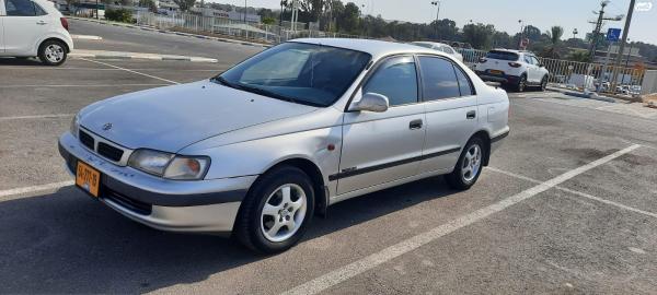 טויוטה קרינה (1997)