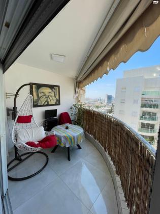 שמחה הולצברג 18