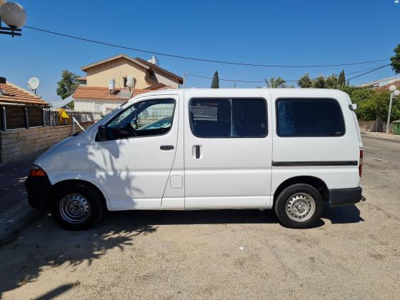 טויוטה הייאס קצר (2005)