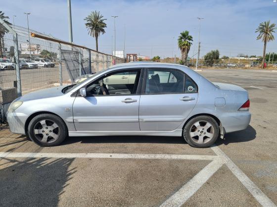 מיצובישי לנסר קלאסיק (2005)