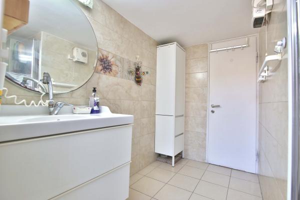 י.ל. פרץ 11 (קרית ים א)