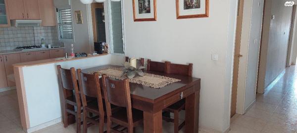 שירת אסתר 2 (נווה גן)