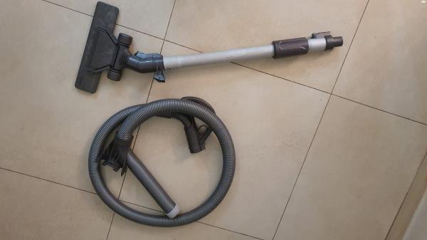 שואב אבק דייסון Dyson dc19 במצב מצוין