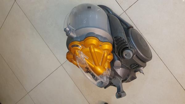 שואב אבק דייסון Dyson dc19 במצב מצוין