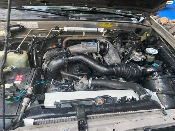 איסוזו איפון 2X4 (2002)