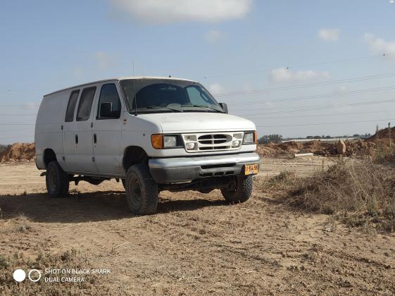 פורד אקונוליין קצר (2003)