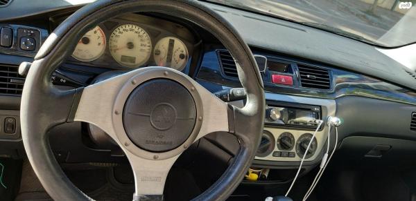 מיצובישי לנסר קלאסיק (2005)