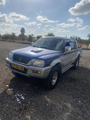 מיצובישי מאגנום 4X4 (2002)