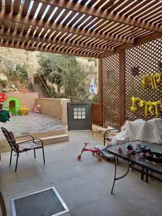 ירמיהו ברדנוב 12 (פסגת זאב מערב)