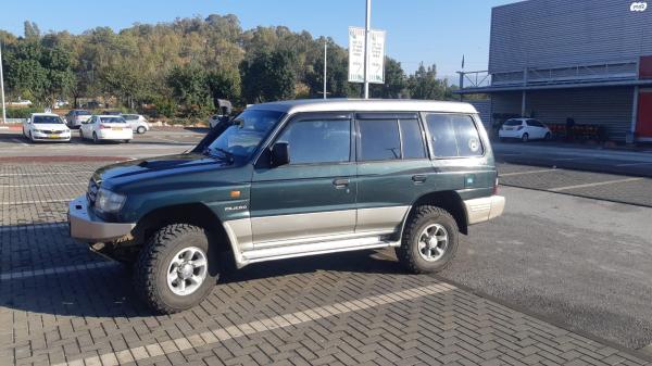 מיצובישי פג'רו ארוך (2000)