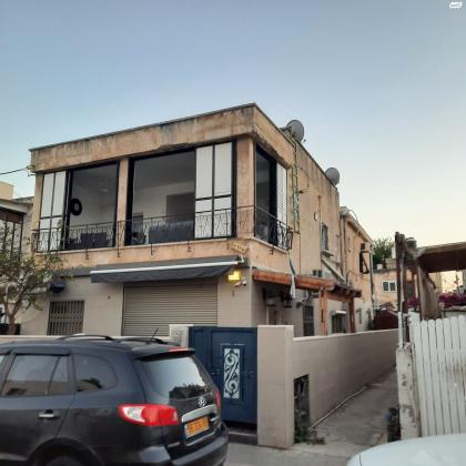 שלמה שילר 10 (קרית שלום)