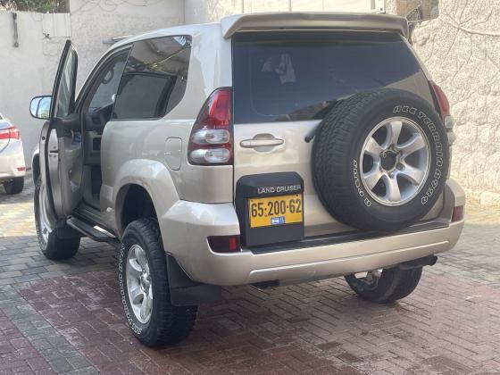 טויוטה לנד קרוזר קצר (2008)