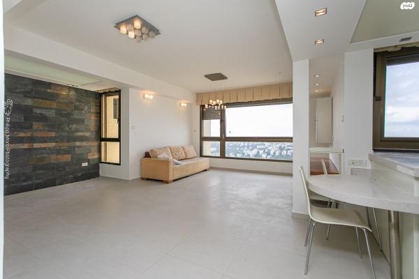 שדרות הנשיא 111 (כרמל מרכזי)