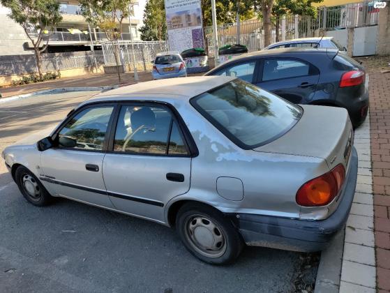 טויוטה קורולה (2002)