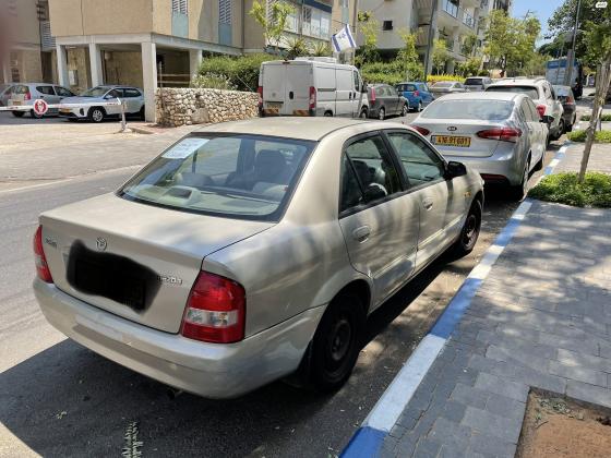 מאזדה 323 לאנטיס (2001)