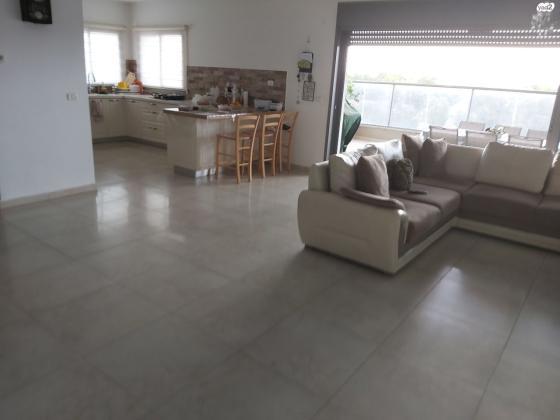 אהוד מנור 19 (קרית האמנים)