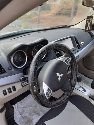 מיצובישי לנסר ספורטבק (2011)