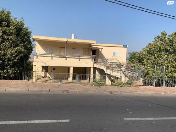 אהבת ציון 27 (שיכון ג')