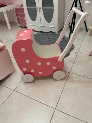 עגלת בובה מעץ בסגנון וינטג עגלת בובה מעץ