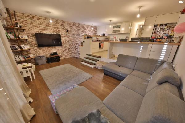 ברק 8 (מוצקין הותיקה)