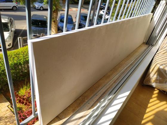 פלטת עץ ענקית לבנה לשולחן