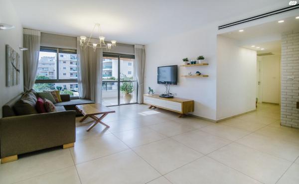 משה דוד מייזנר 6 (כפר גנים ג)