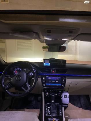 סקודה סופרב (עד 2019) (2019)